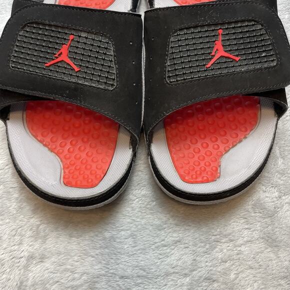 Nike Jordan Hydro 4 Slides Sandals Mens 11 Black Fire Red Cement Flight 532225 - Picture 3 of 8
